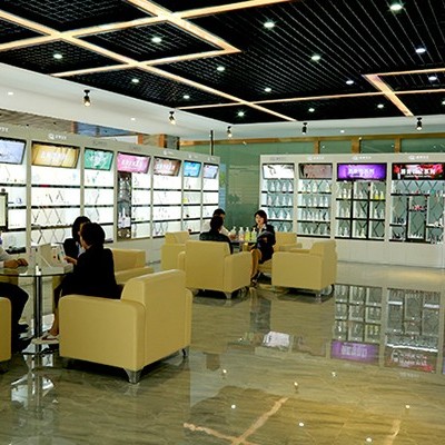 化妝品專營店轉(zhuǎn)型關(guān)鍵在于服務(wù)與體驗