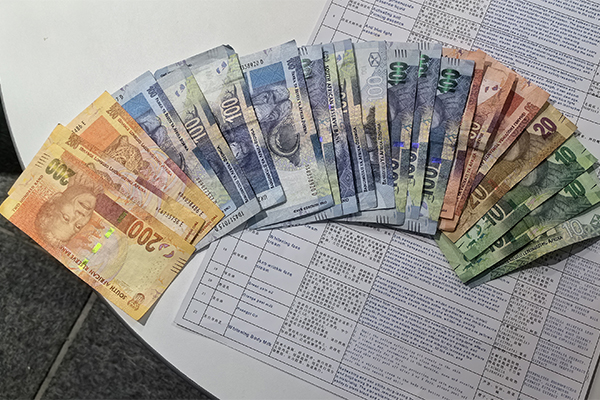 重磅！廣東歐泉集團(tuán)（南非）貿(mào)易博覽會(huì)完美收官！